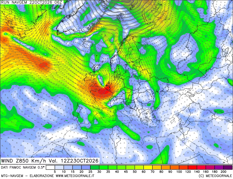 mappa Direzione e forza del vento a 850hPa